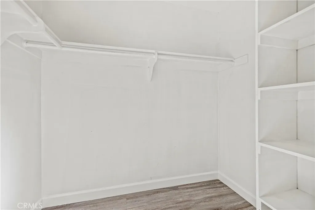 9702 Via Roma, Burbank, California 91504 home-pic-26